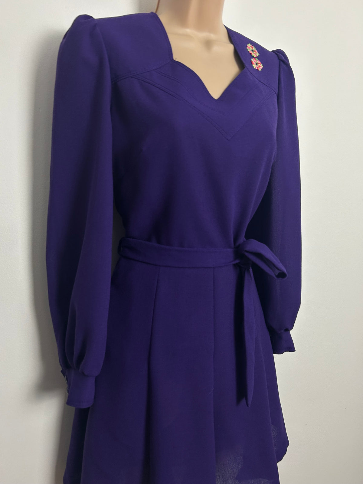 Vintage Late 1960s Size 6-8 Purple Wool Mix Long Sleeve Belted Mod Dress