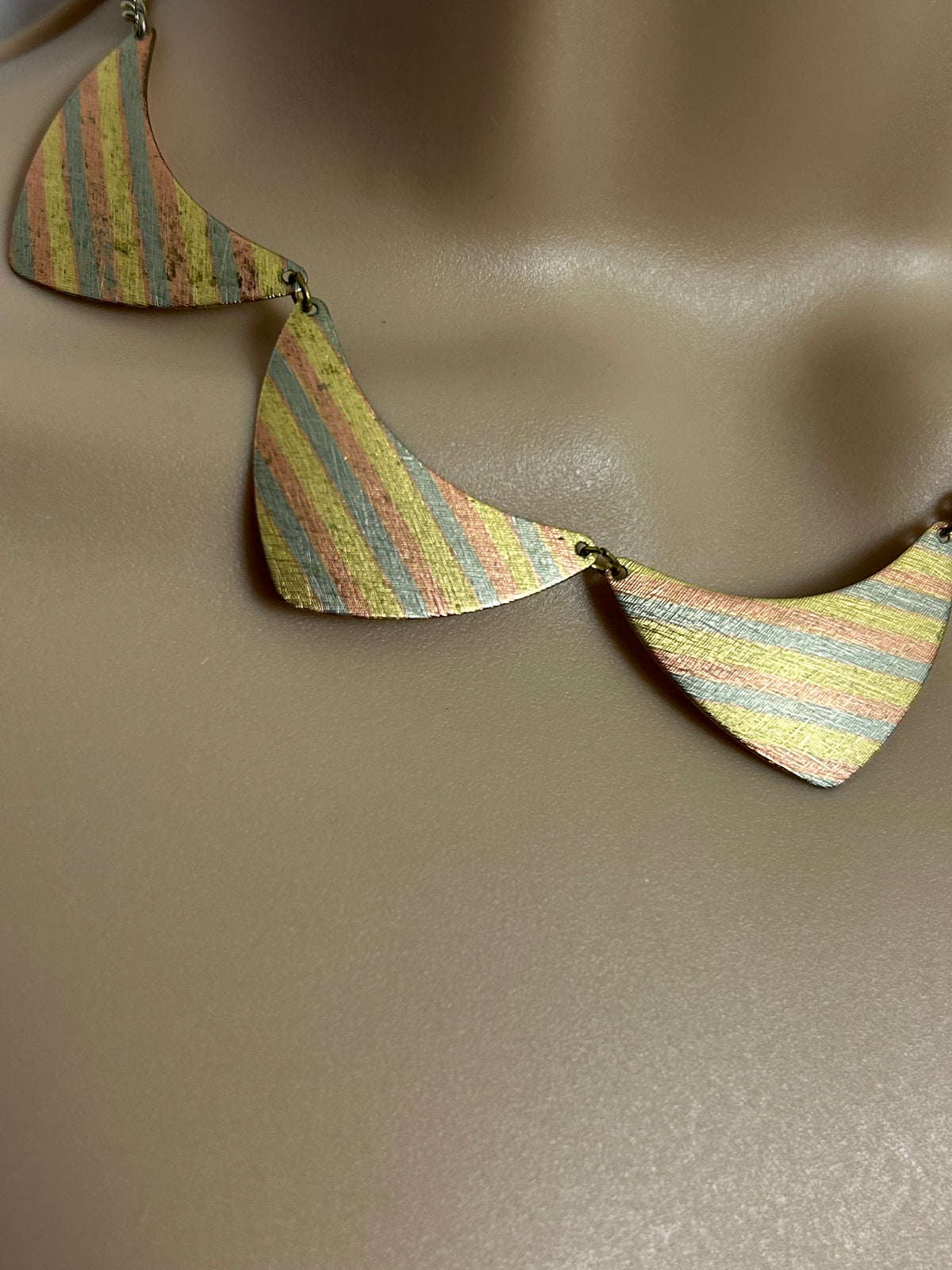 Vintage Gold Tone Stripe Panel Design Choker Necklace