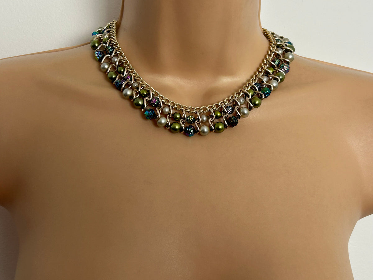 Vintage Late 1950s Gold Tone Faux Pearl & Painted Floral Beaded Choker Necklace