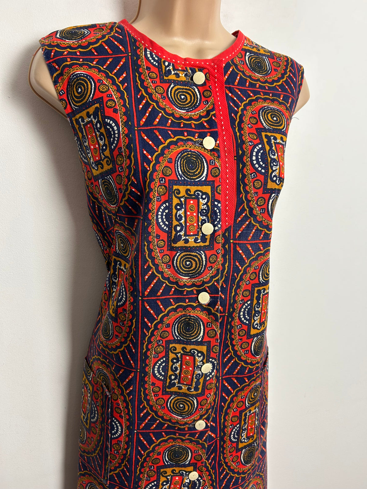 Vintage 1960s UK Size 10-12 Navy Blue Red & Mustard Abstract Print Cotton Sleeveless Shift Dress