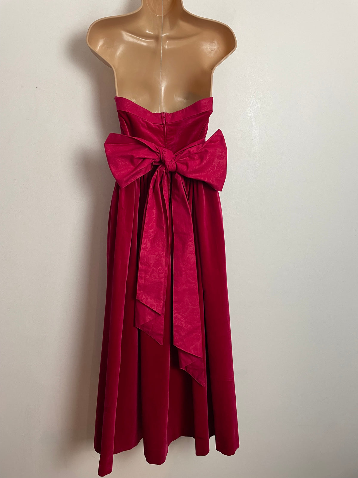 Vintage 1980s LAURA ASHLEY UK SIZE 6 (Size 10 On Label) Red Velvet Strapless Bow Back Ballgown