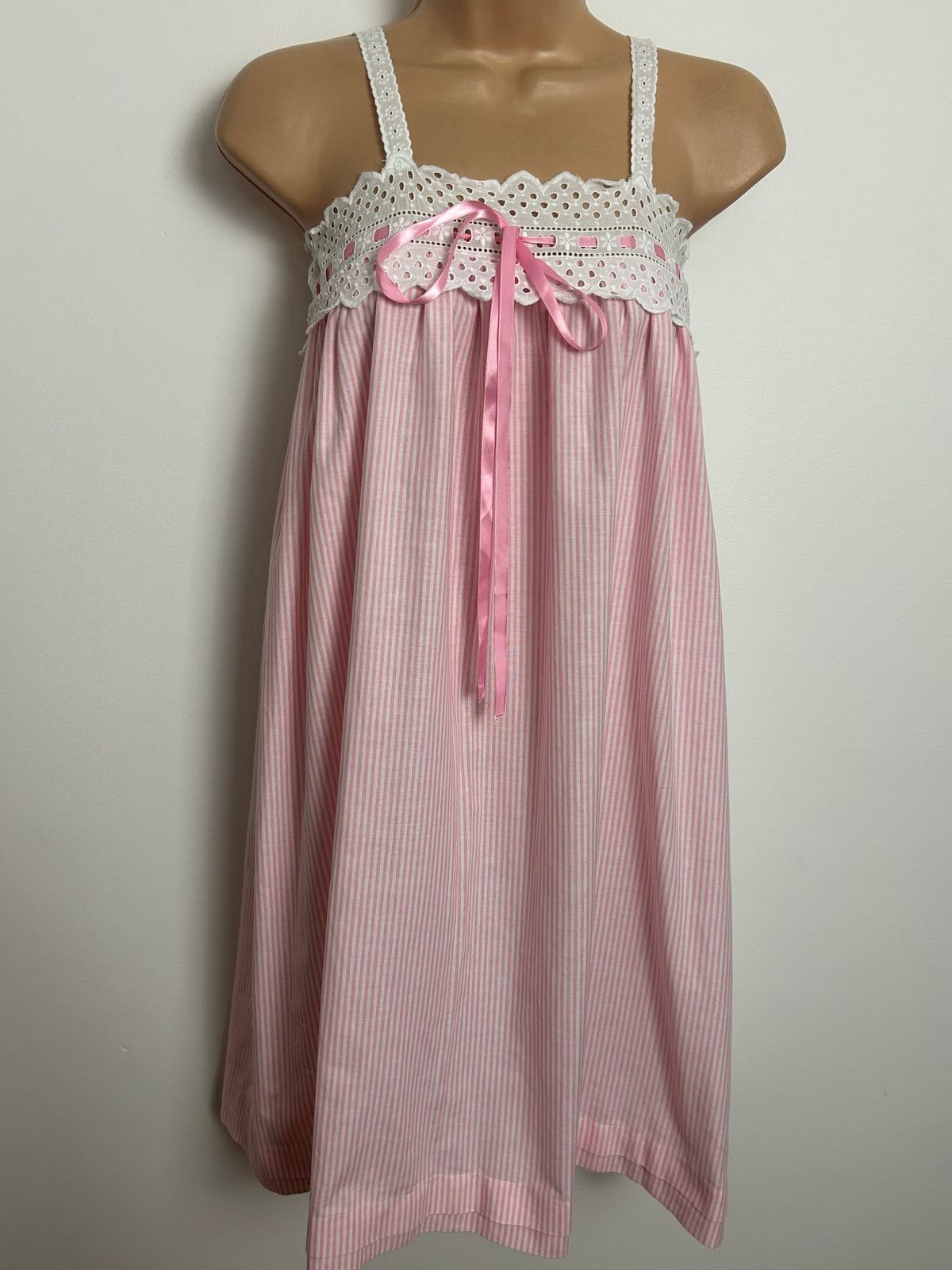 Vintage 1970s Size 6 Pink & White Stripe Broderie Anglais Cotton Nightie
