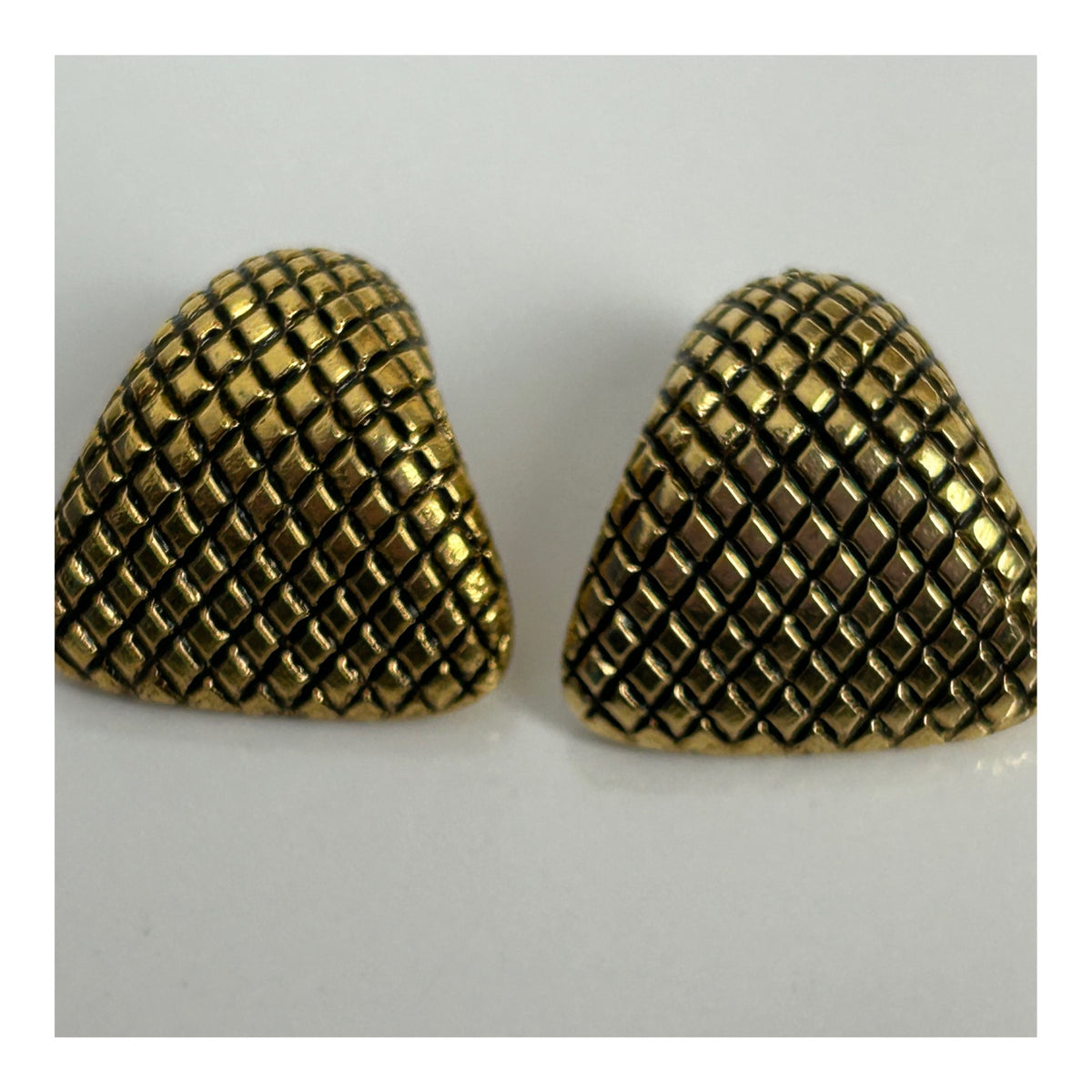 Vintage 1960s Lightweight Gold Tone Diamond Cutwork Clip On Earrings