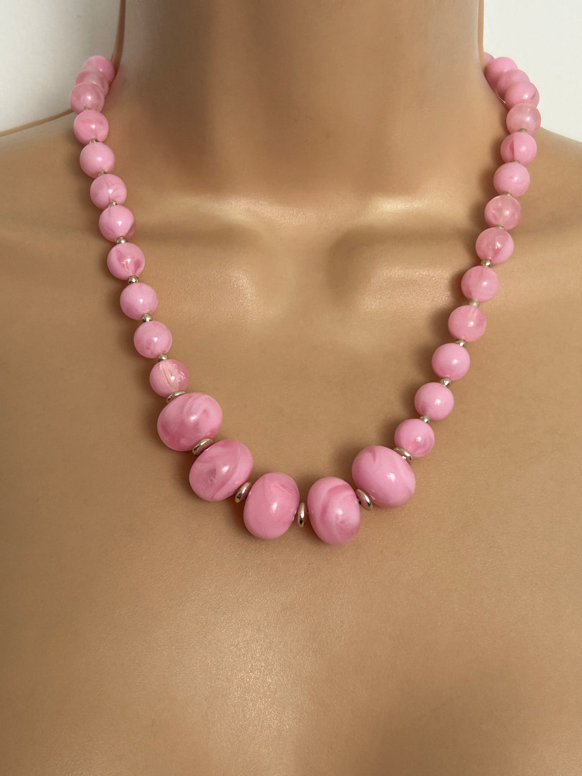 Vintage 1960s Cute Pink Plastic Graduated Beaded Necklace