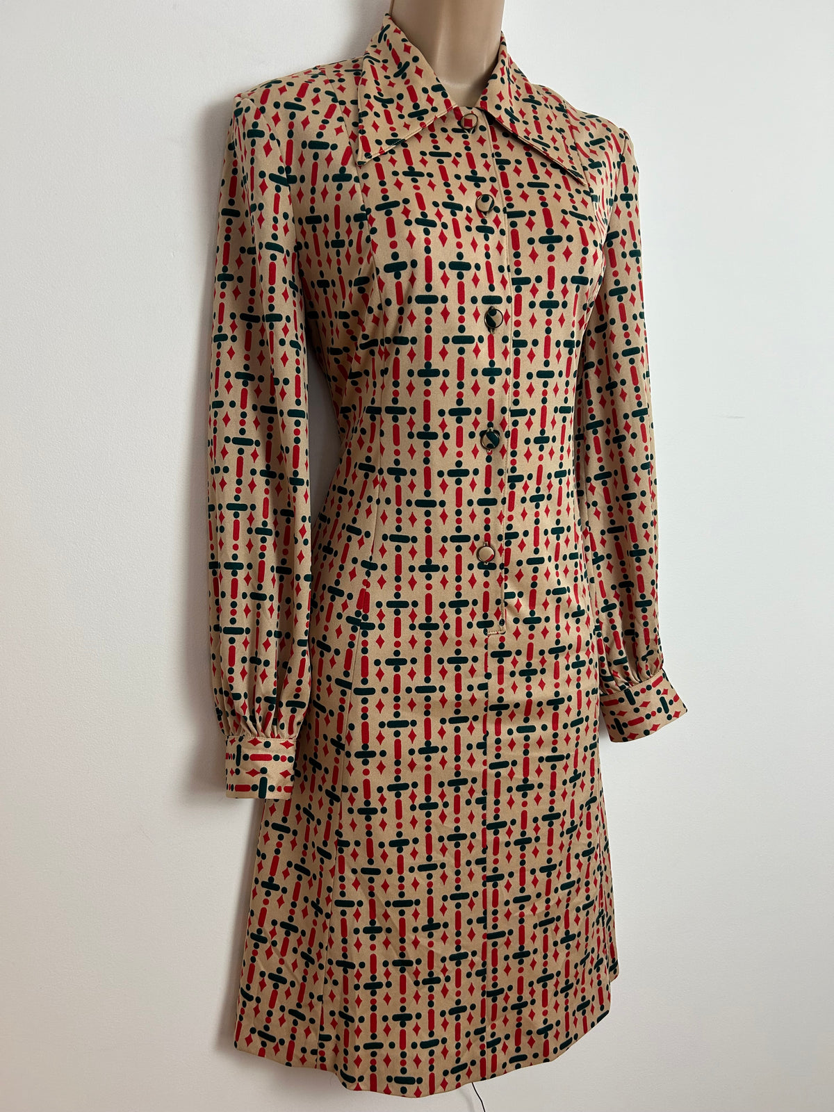 Vintage 1970s JAF Size 10-12 Beige Dark Green & Red Abstract Print Long Sleeve Day Dress