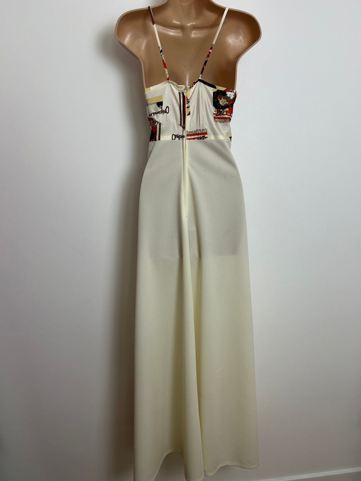 Vintage 1970s Size 8-10 GEORGES DE FEURE LITHOGRAPHIES ORIGINALES Novelty Print Cream Summer Maxi Dress