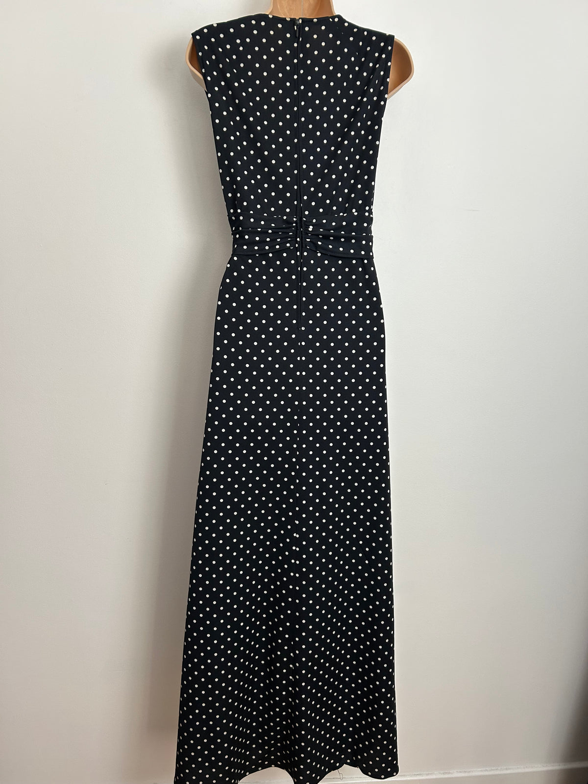 Vintage 1970s Size 10-12 Black & White Polka Dot Print Sleeveless Ruched Waistband Maxi Dress