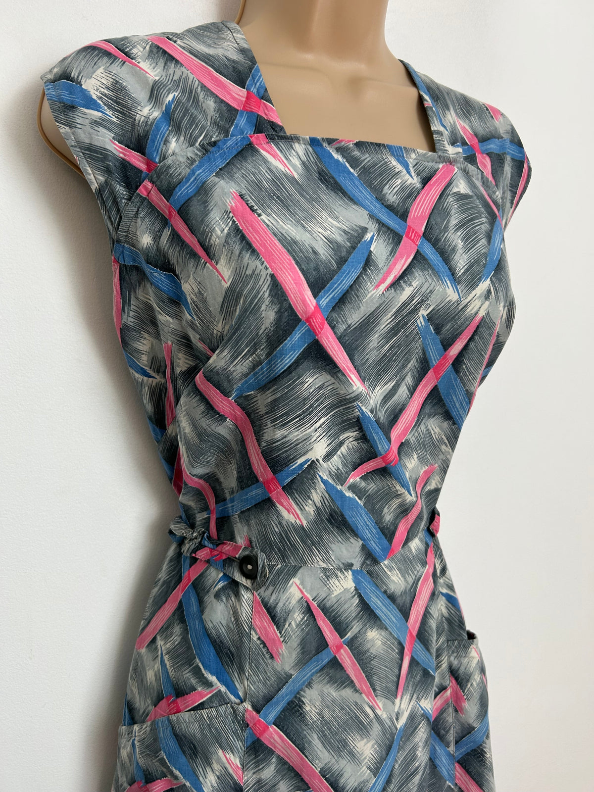 Vintage 1950s Size 10 Grey Pink & Blue Check Print Cotton Wrap Day Dress