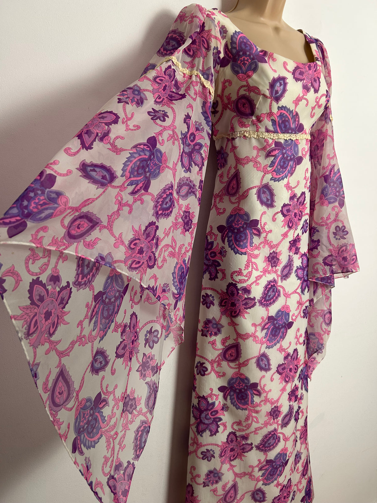 Vintage 1960s UK 10 White Purple & Pink Floral Print Long Trumpet Sleeve Boho Empire Line Nylon Maxi Dress