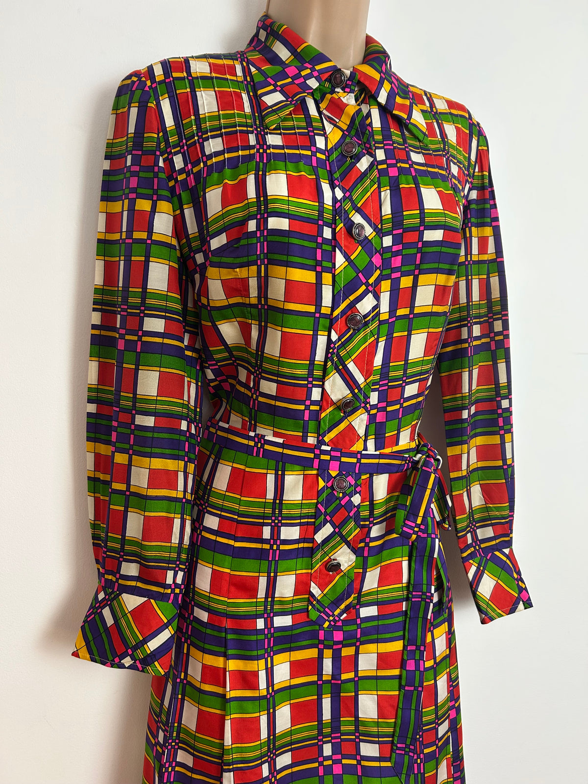 Vintage 1970s Size 12 Red Green Purple White & Yellow Check Stripe Print Belted Pleated Dagger Collar Dress