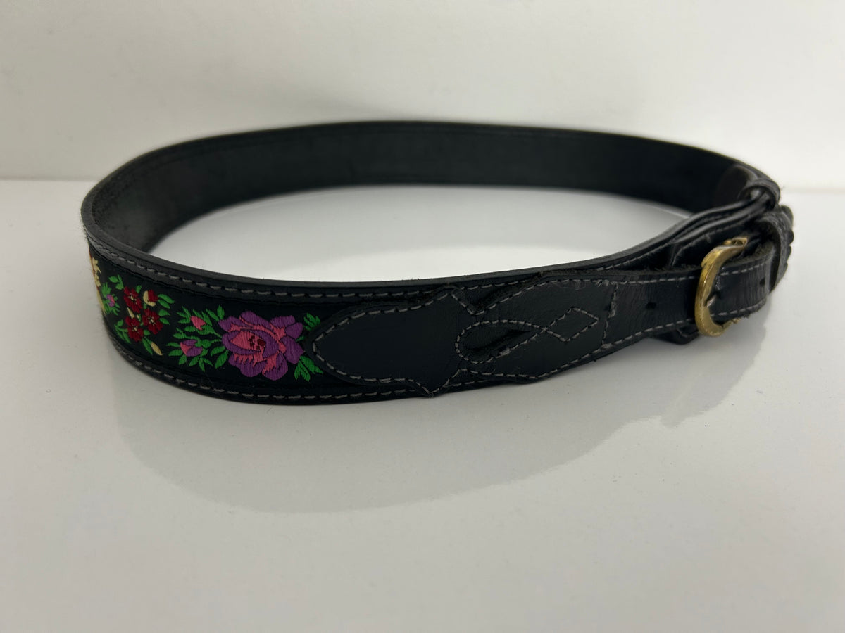 Vintage 1980s Black Leather & Floral Embroidered Detail Western Style Belt