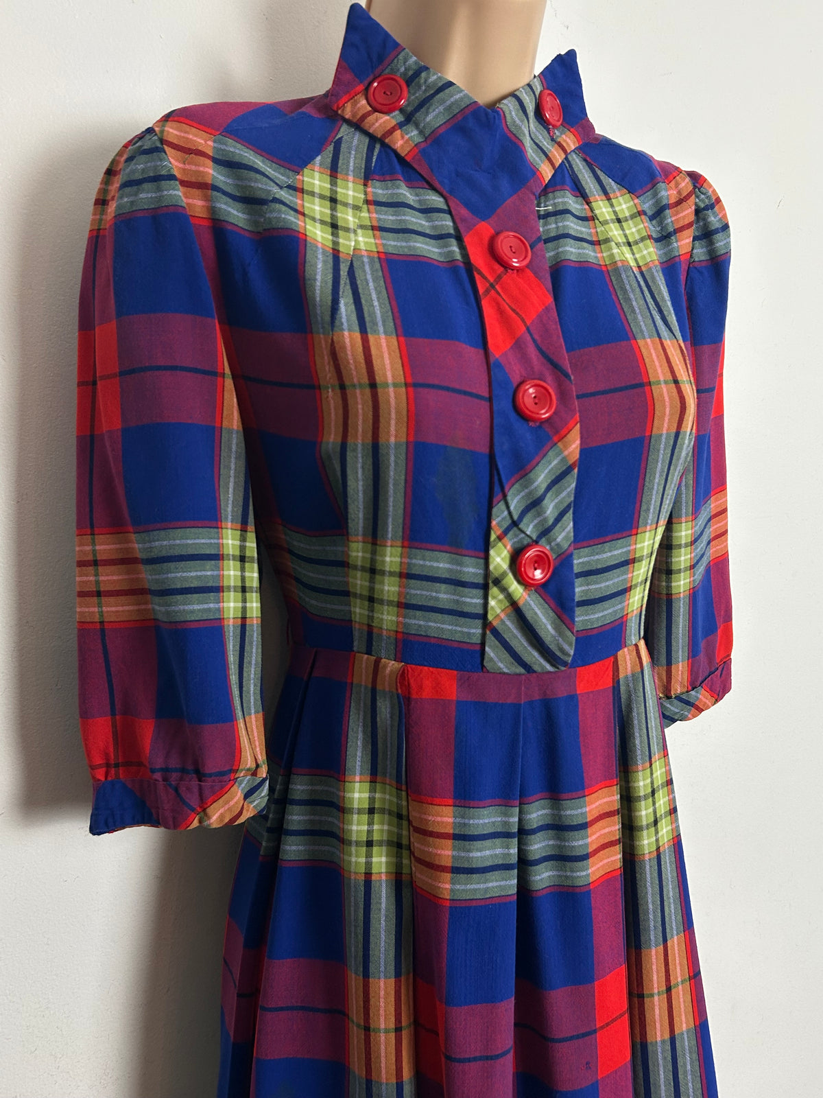 Vintage 1950s Size 10 Blue Red Pink & Green Check Print High Neck Pleated Cotton Day Dress