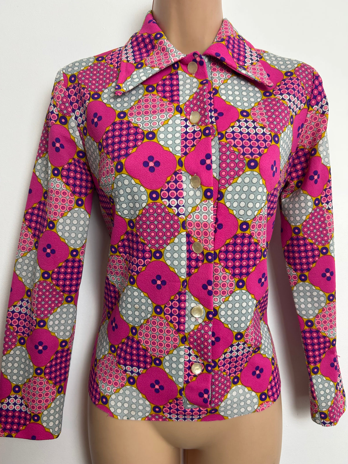 Vintage 1970s Size 12 Pink & Grey Tones Abstract Polka Dot & Psychedelic Print Dagger Collar Shirt