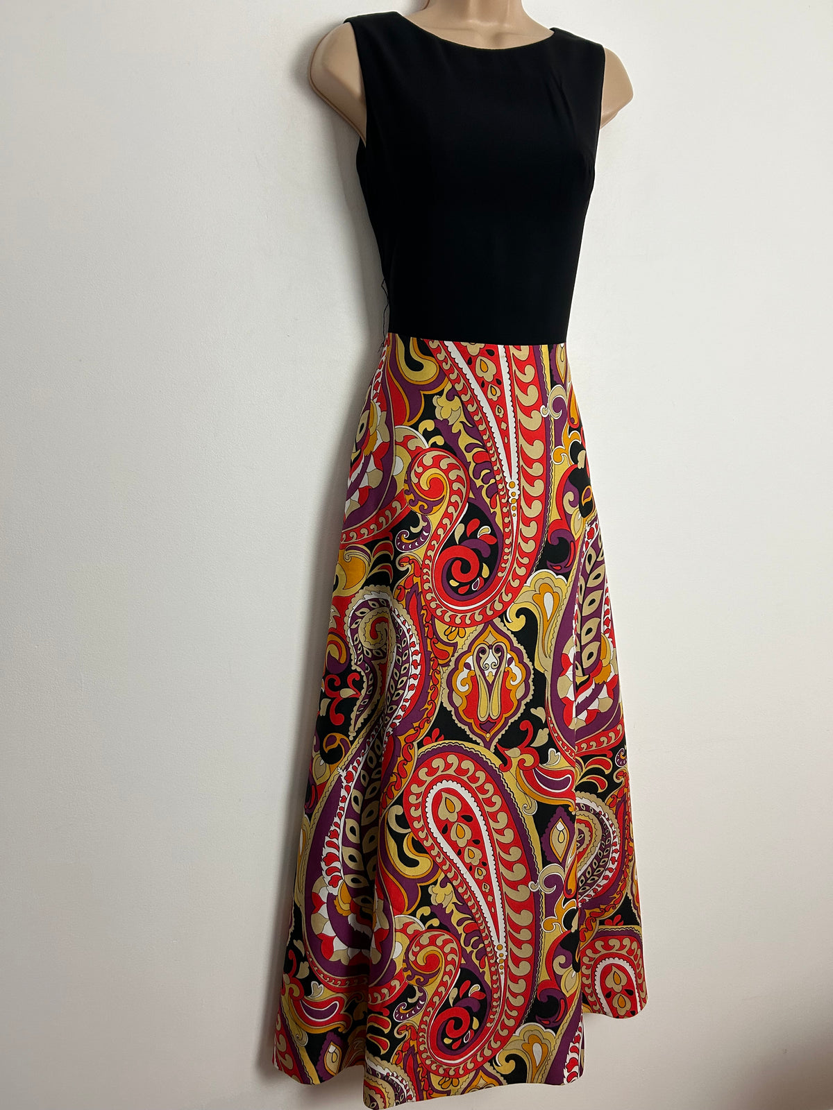 Vintage 1970s UK Size 8 Black Red & Beige Abstract Paisley Print Sleeveless Maxi Dress
