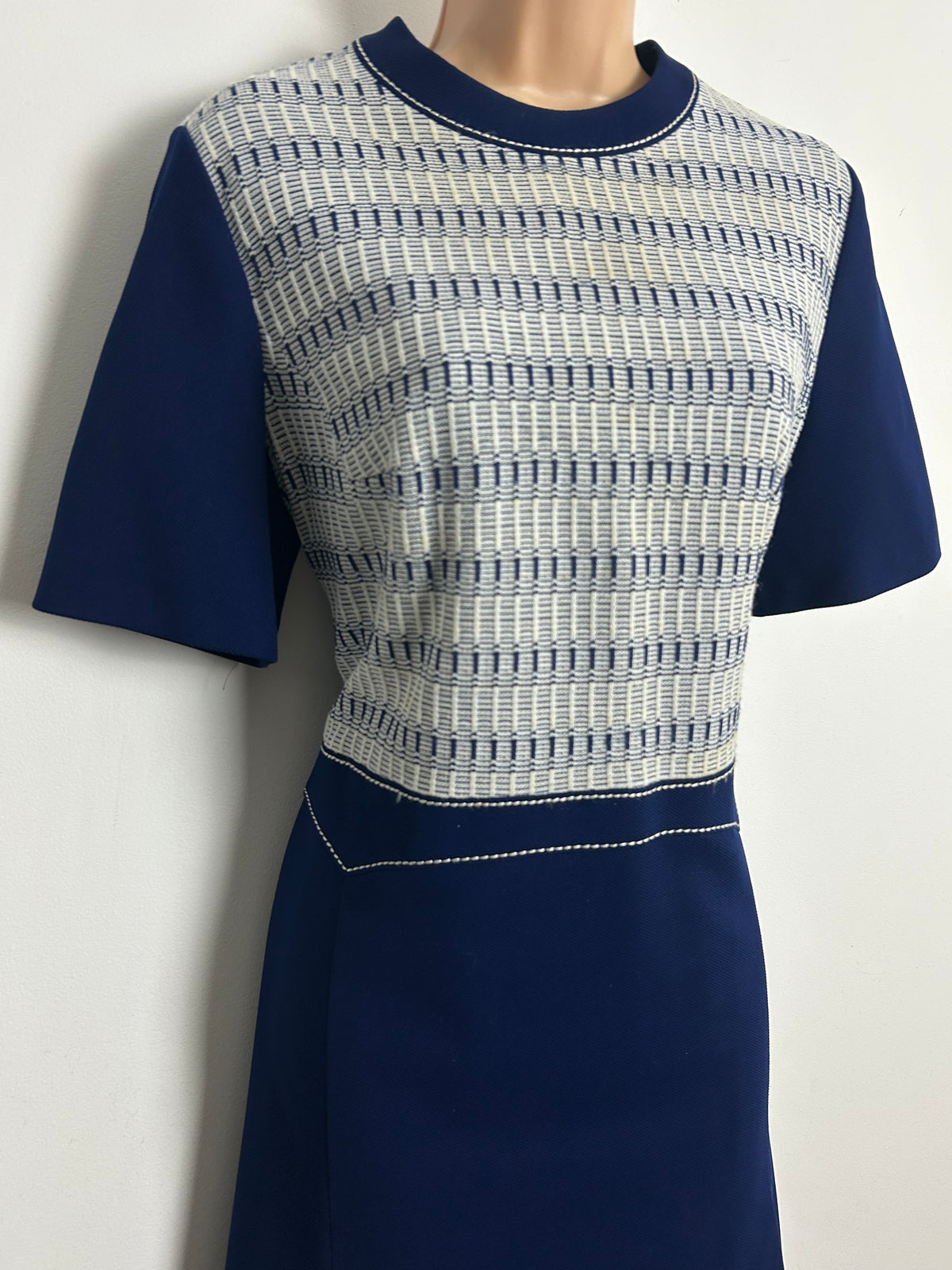 Vintage 1960s Size 14-16 Navy Blue & White Stripe Woven Bodice Detail Mod Shift Dress