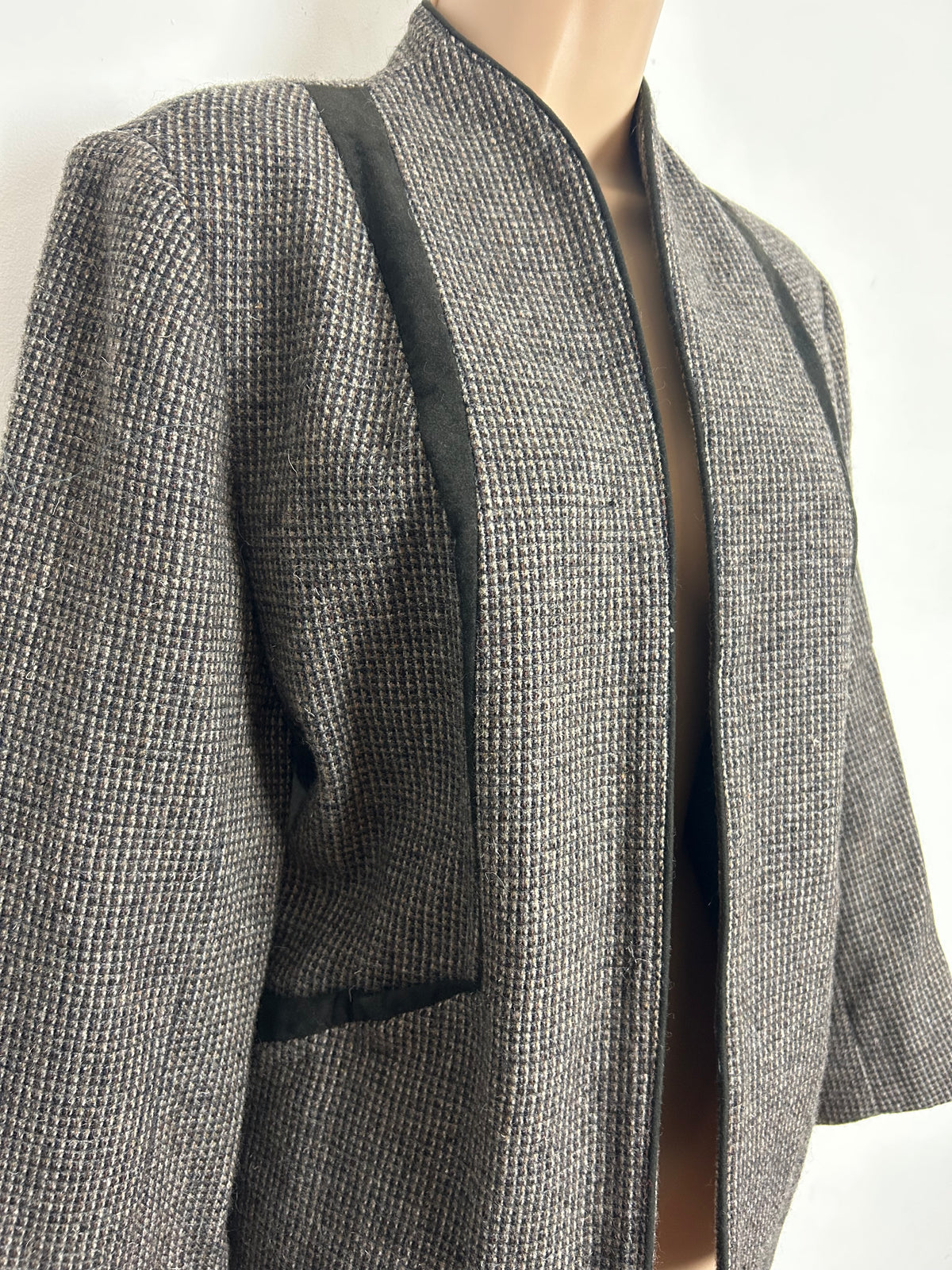 Vintage 1990s Italian Size 12 Dark Brown Tweed Wool Open Fronted Collarless Jacket Blazer