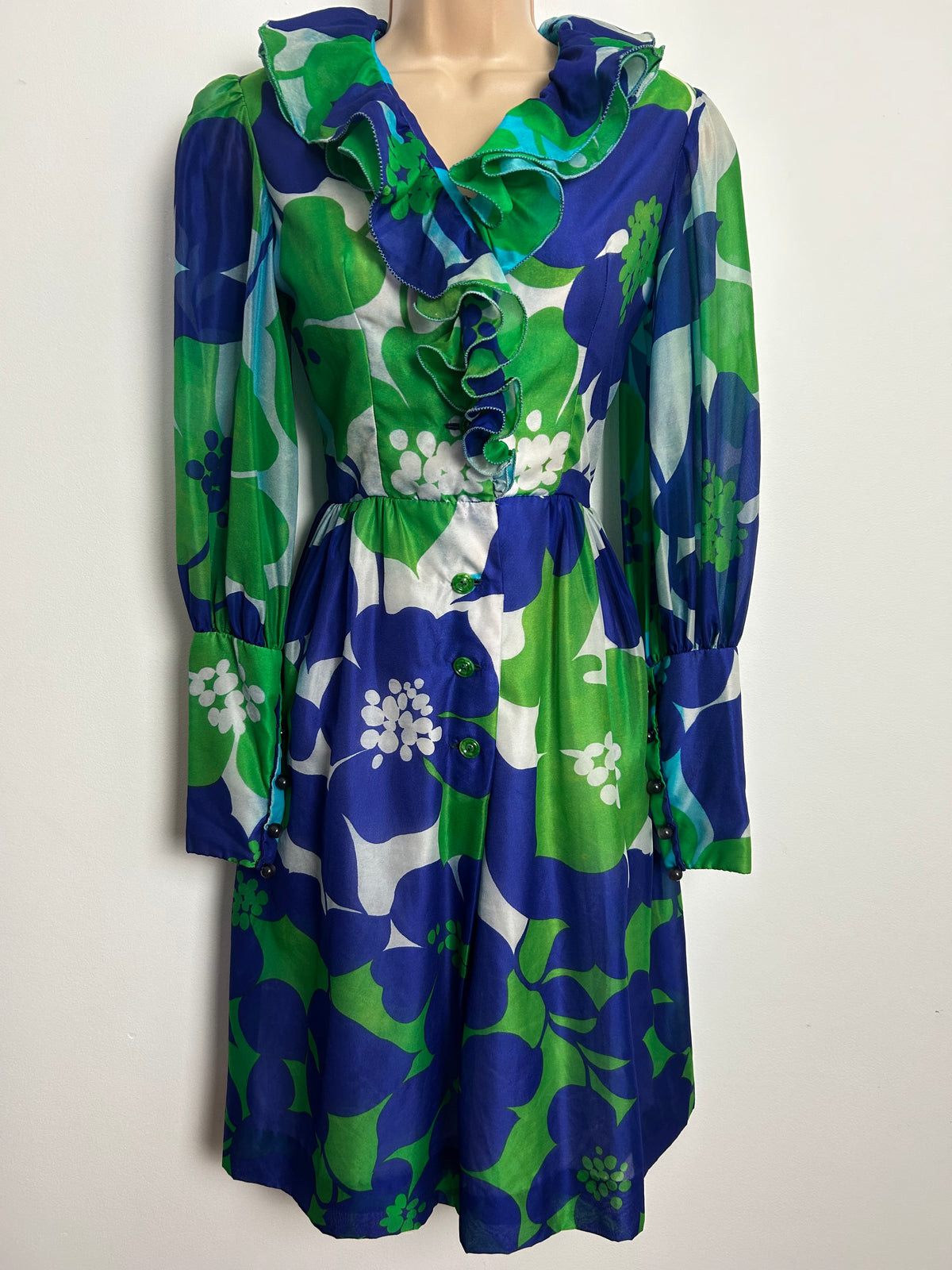 Vintage 1970s J.M. Martin Size 6 Beautiful Blue & Green Abstract Bold Floral Ruffle Trim Dress