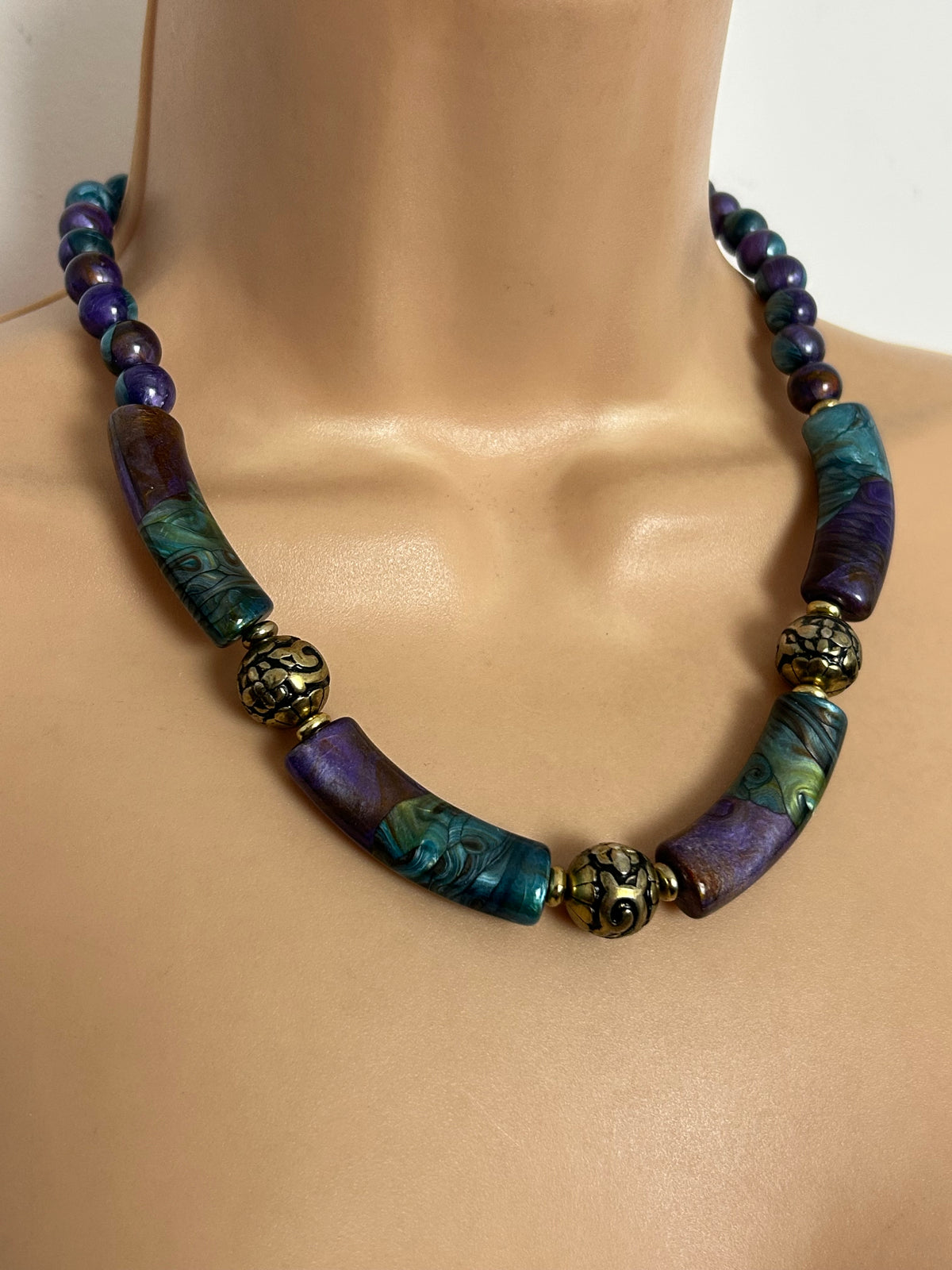 Vintage 1980s Teal Purple & Gold Colour Plastic Beaded Necklace