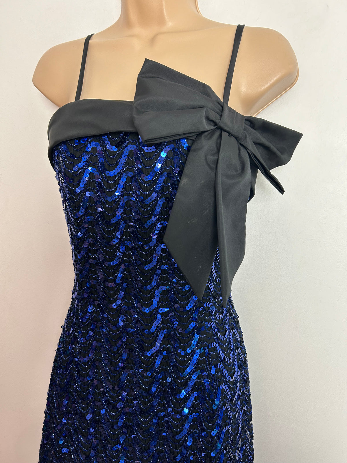 Vintage Early 1980s JOHN CHARLES UK Size 8-10 AMAZING Black & Blue Sequin & Bead Detail Full Length Cocktail Gown