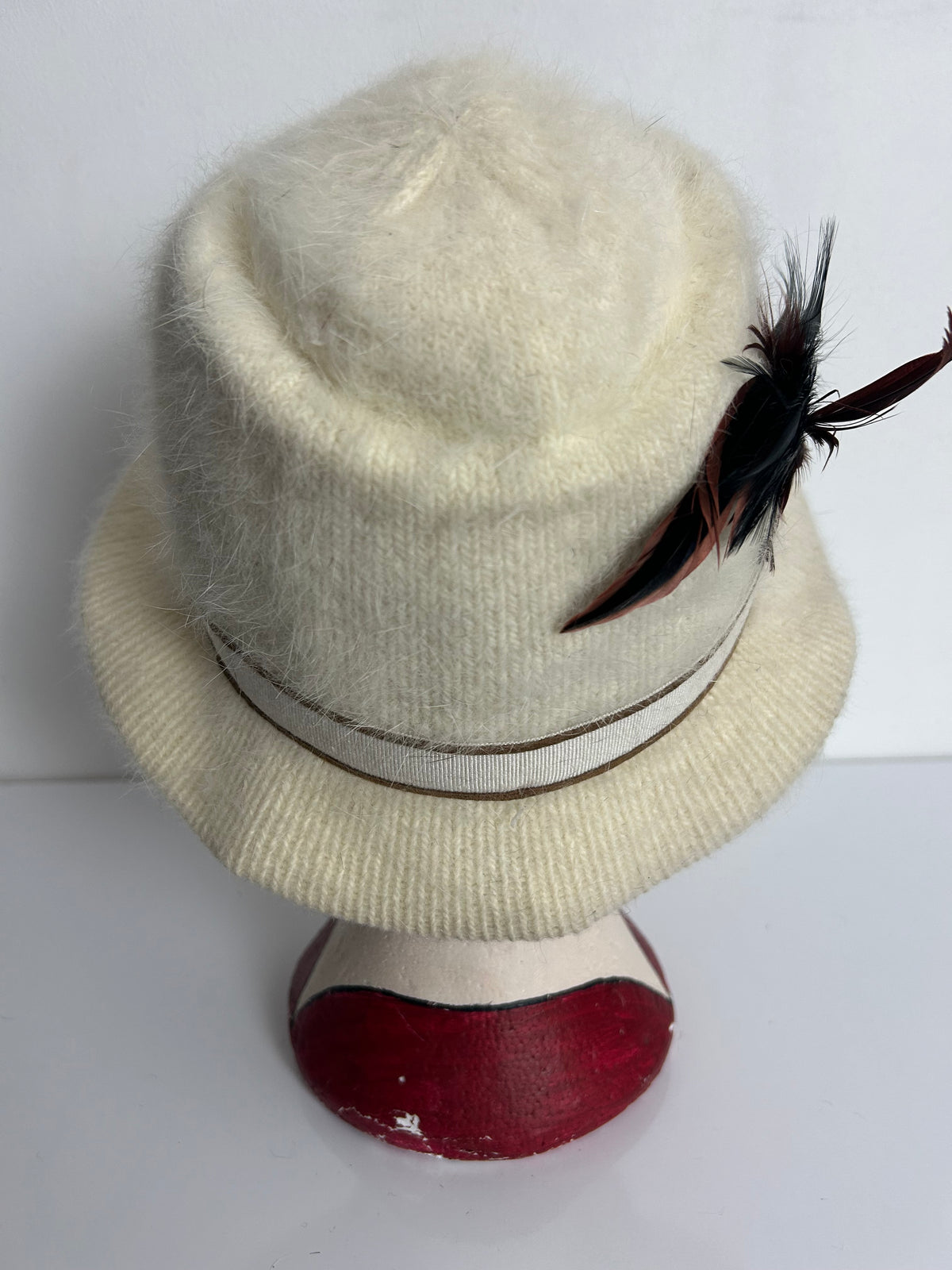 Vintage Cream Angora & Wool Mix Grosgrain Ribbon & Feather Detail Hat