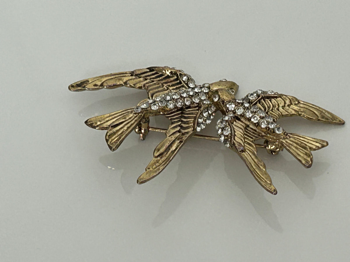Vintage 1980s Gold Tone Swallow Birds Diamante Set Pin Brooch