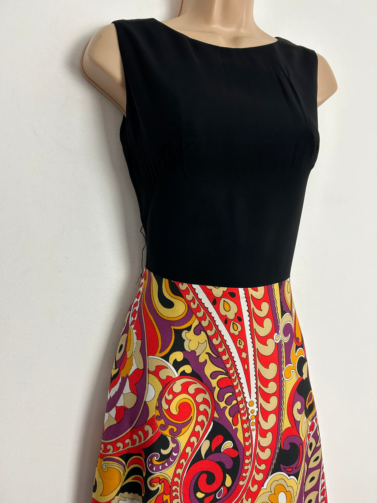 Vintage 1970s UK Size 8 Black Red & Beige Abstract Paisley Print Sleeveless Maxi Dress