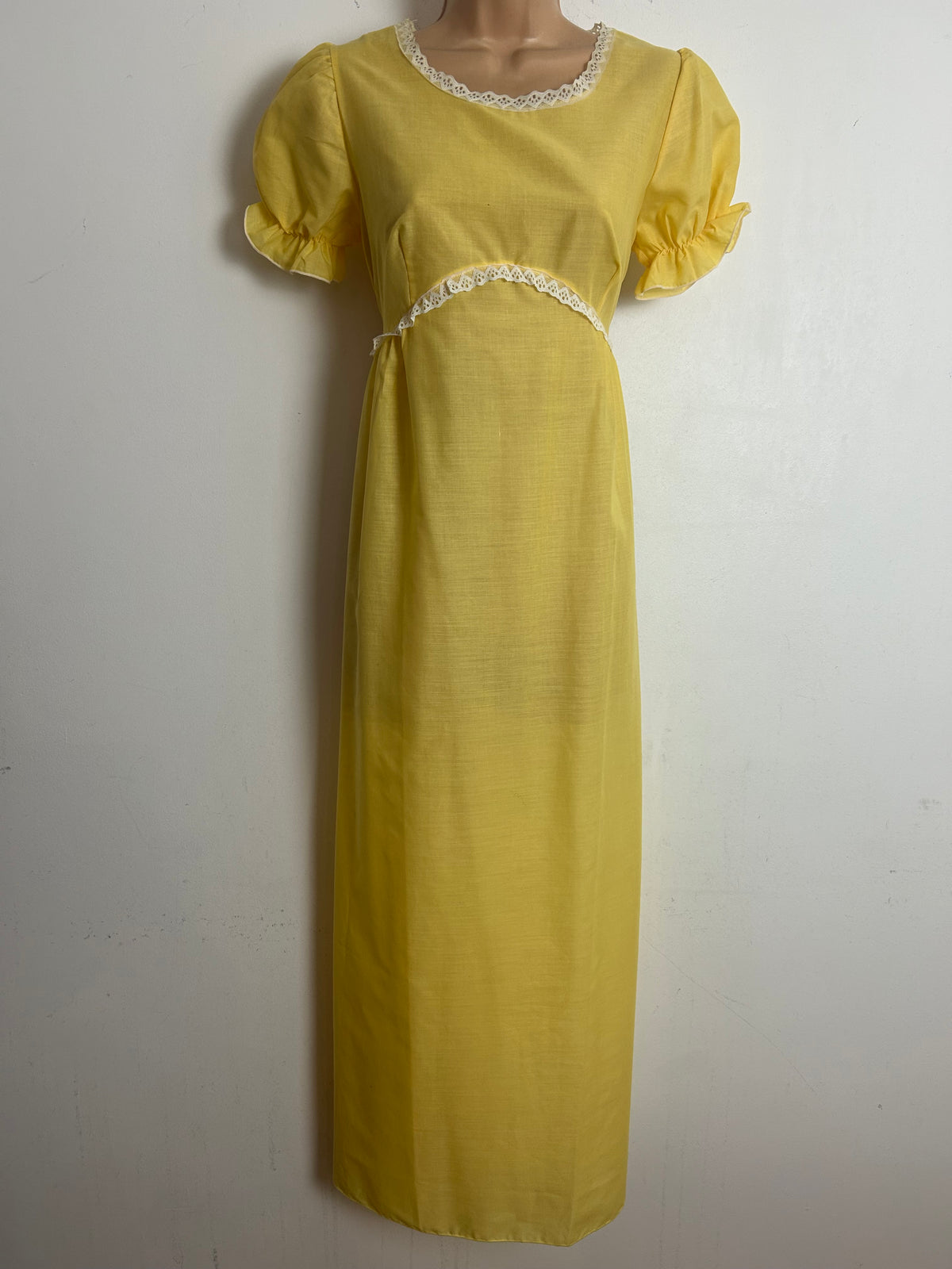 Vintage 1970s SPLENDID Size 10 Yellow Lace Trim Prairie Boho Style Cotton Mix Nightdress