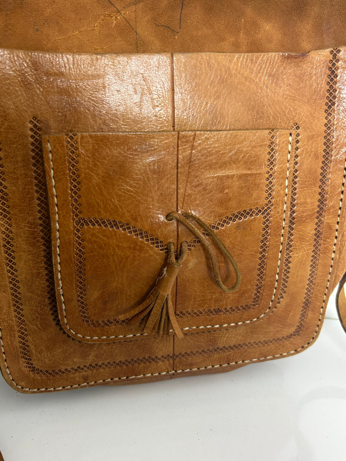 Vintage 1970s Tan Brown Real Leather Tooled Detail Satchel Saddle Handbag
