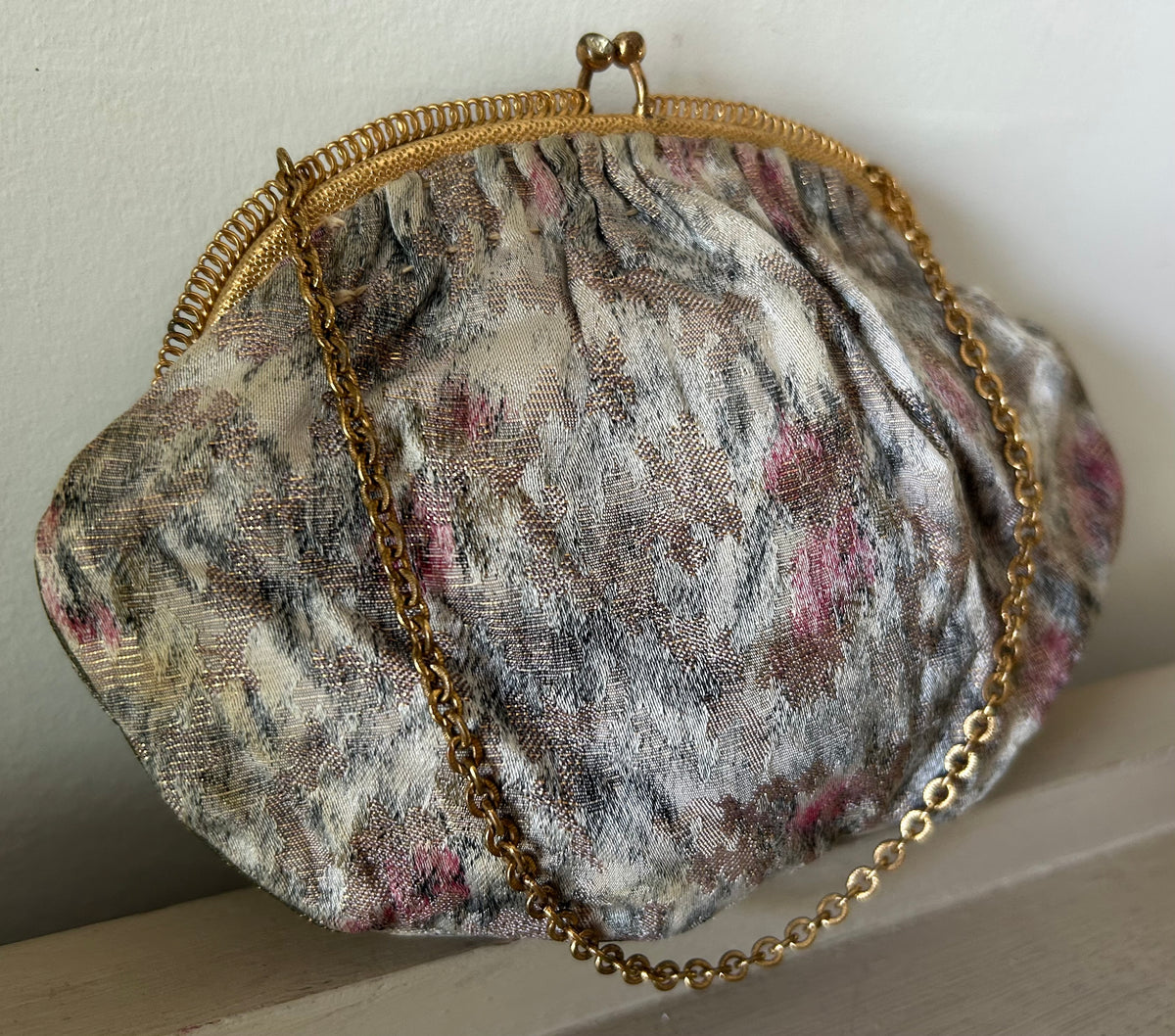 Vintage 1940s Small Cream Pink & Gold Jacquard Gold Tone Mini Purse Bag