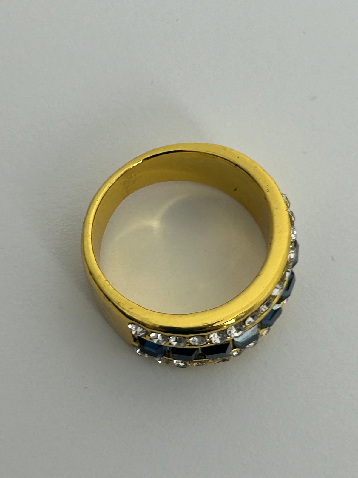Vintage Gold Tone Base Metal Band Ring With Blue Stones & Diamantes Size P