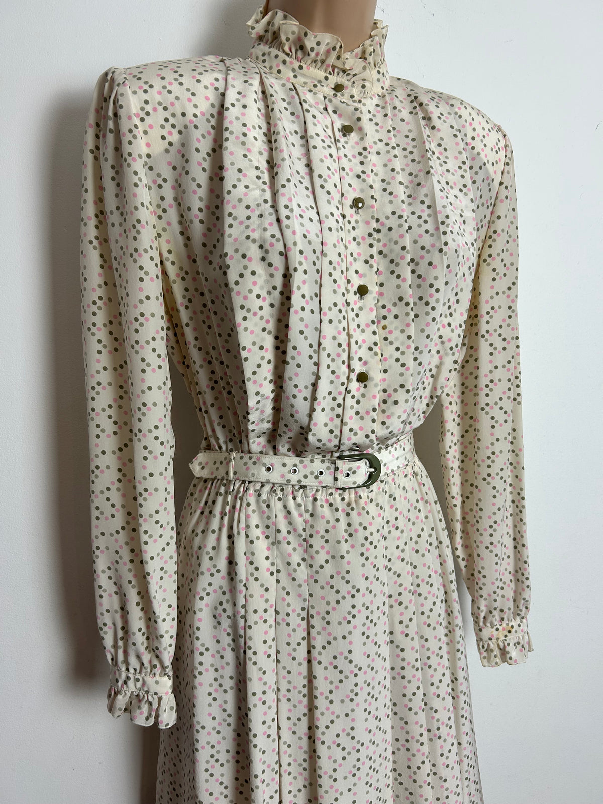 Vintage 1980s LOUIS FERAUD Size 12-14 Cream Polka Dot Pink 100% Silk Pleated Belted Day Dress