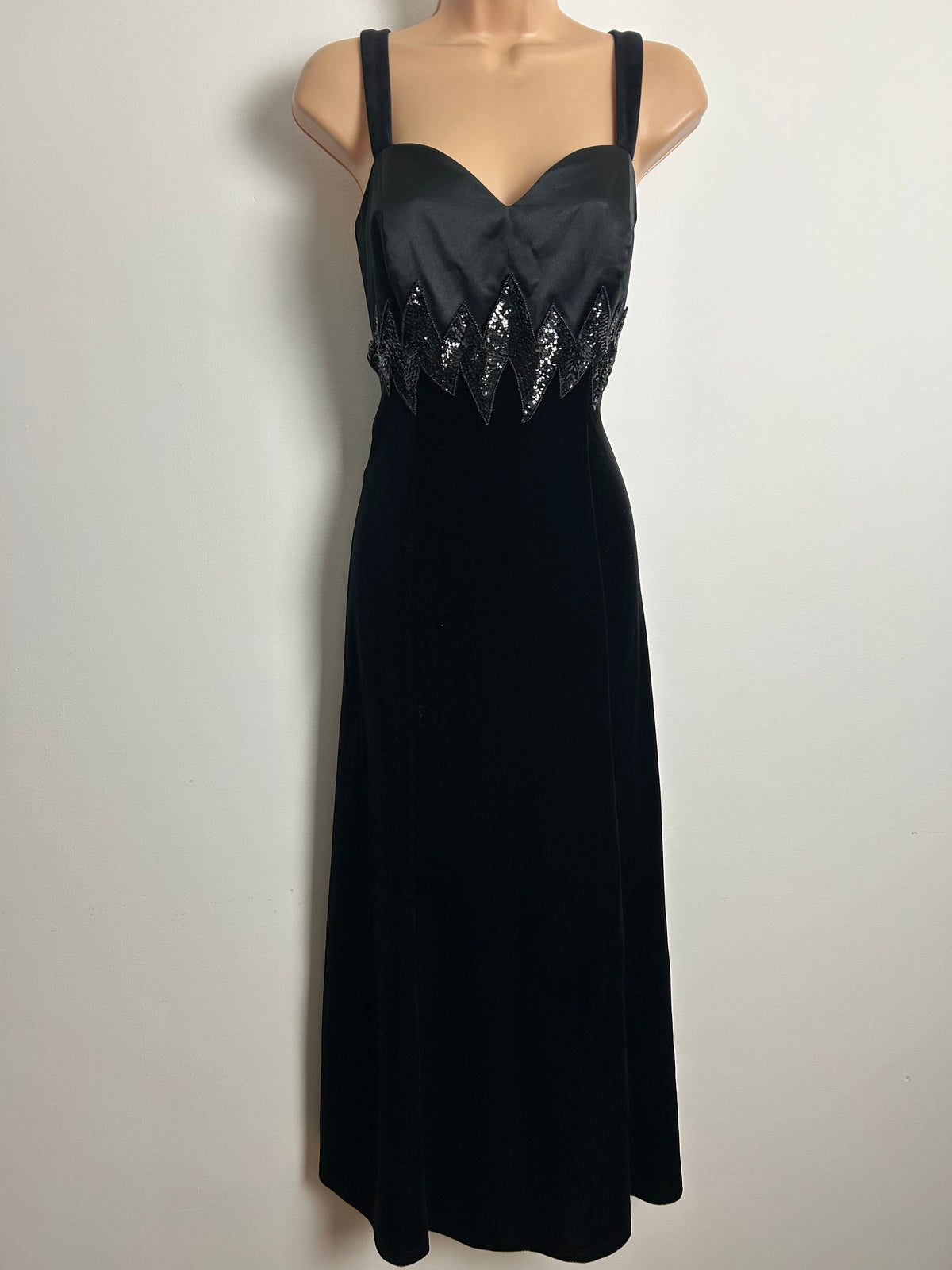 Vintage Early 1980s VERA MONT FRANCE Size 10-12 Black Velvet Sequin & Bead Embellished Occasion Evening Maxi Dress