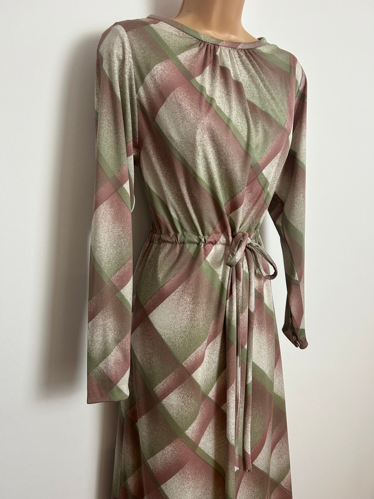 Vintage 1970s FENWICK Size 10-12 Dusky Pink Sage Green & Beige Diamond Check Print Maxi Dress
