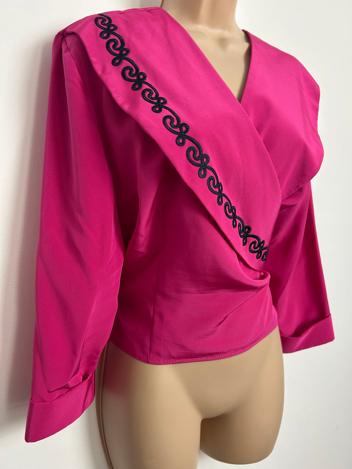 Vintage 1980s SHELANA LONDON Size 16 Fuchsia Pink Braid Trim Full Wrap Style Blouse Top