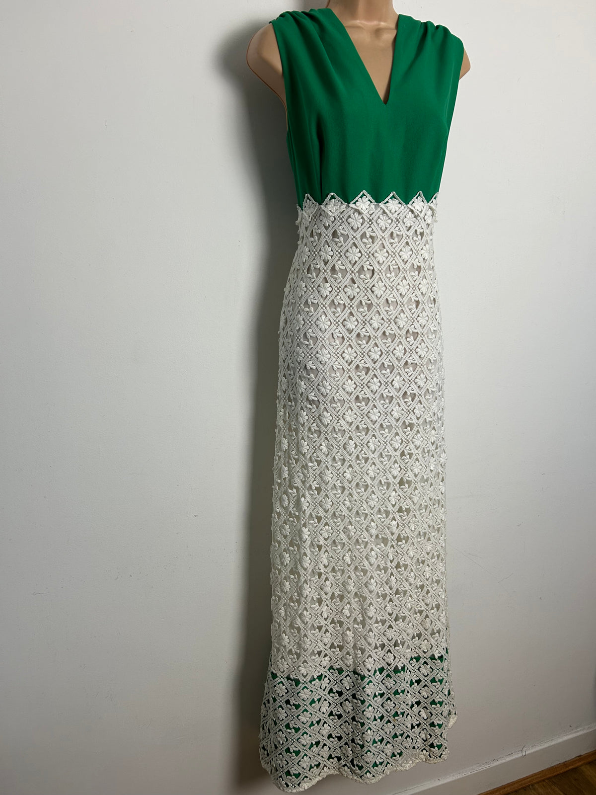 Vintage Late 1960s Size 14 Green & White Embroidered Lace Special Occasion Maxi Dress