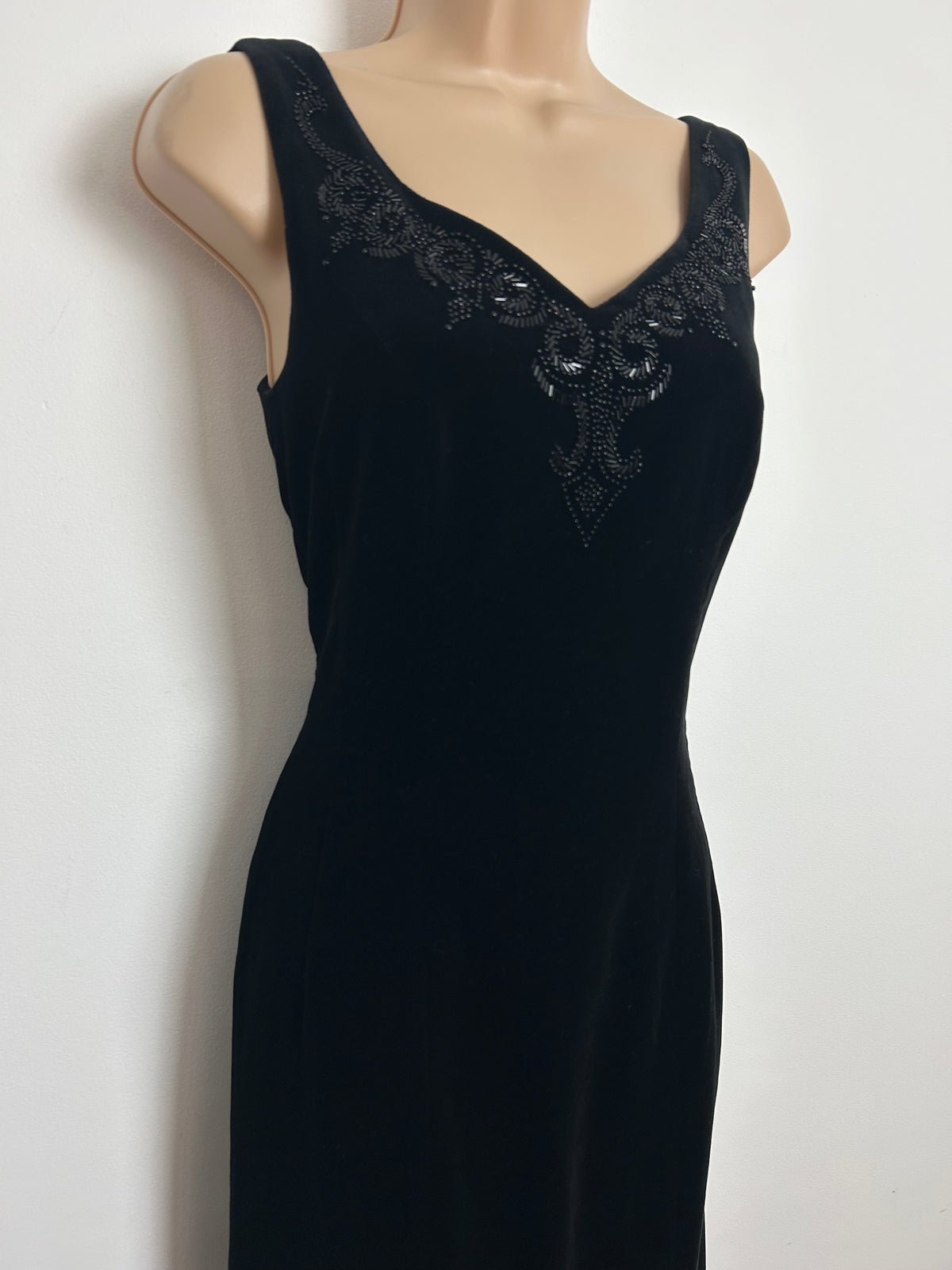 Vintage 1980s LAURA ASHLEY Size 8 Black Velvet Beaded Fitted Evening Occasion Gown