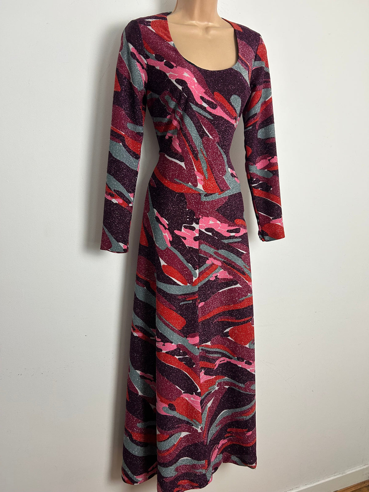 Vintage 1970s Size 10 Purple Maroon Pink & Red Abstract Print Lurex Occasion Maxi Dress