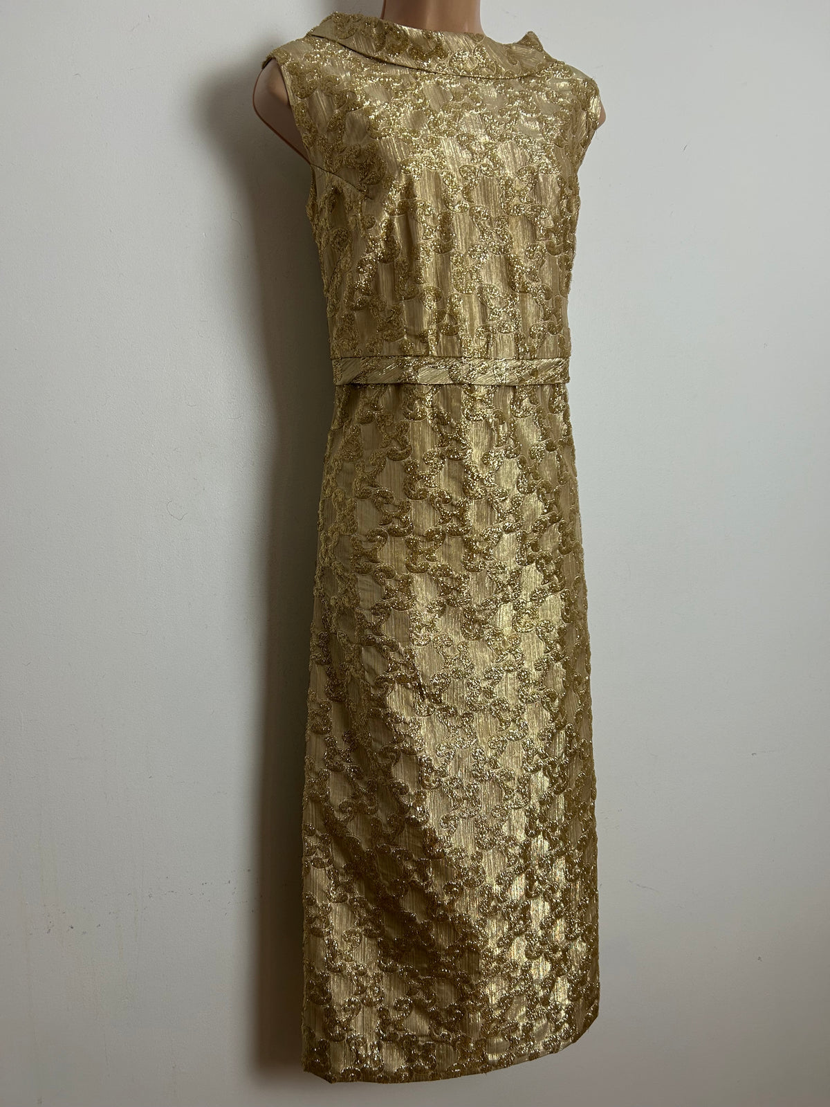 Vintage 1960s Size 14 Metallic Gold Sleeveless Christmas Party Occasion Midi Dress