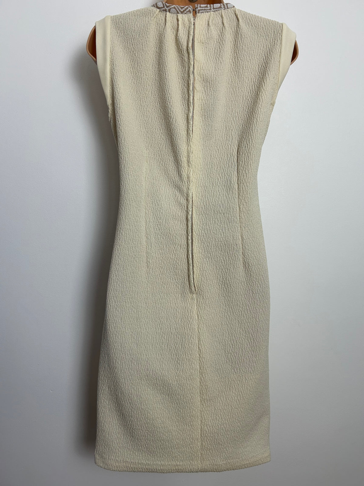 Vintage 1960s Size 10 Cream Textured Crimplene Mod Shift Dress