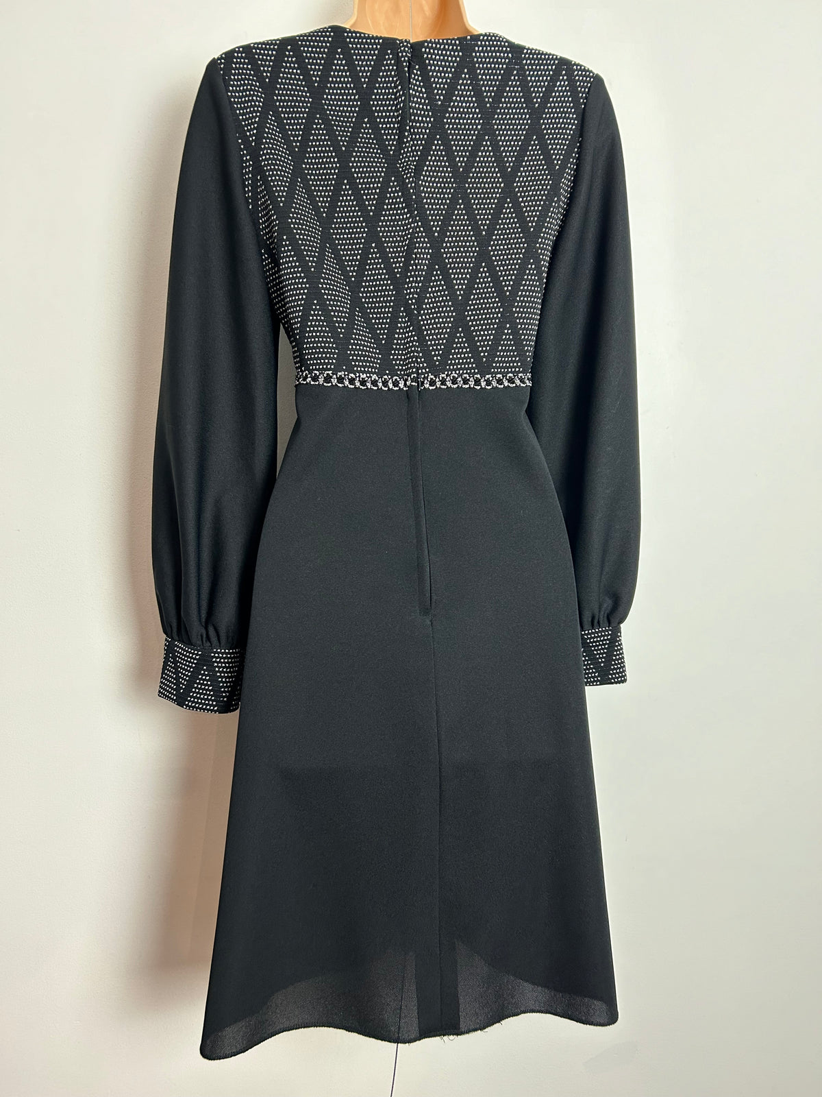 Vintage 1970s UK Size 10 Black & Sliver Lurex Long Sleeve Mod Party Occasion Dresss
