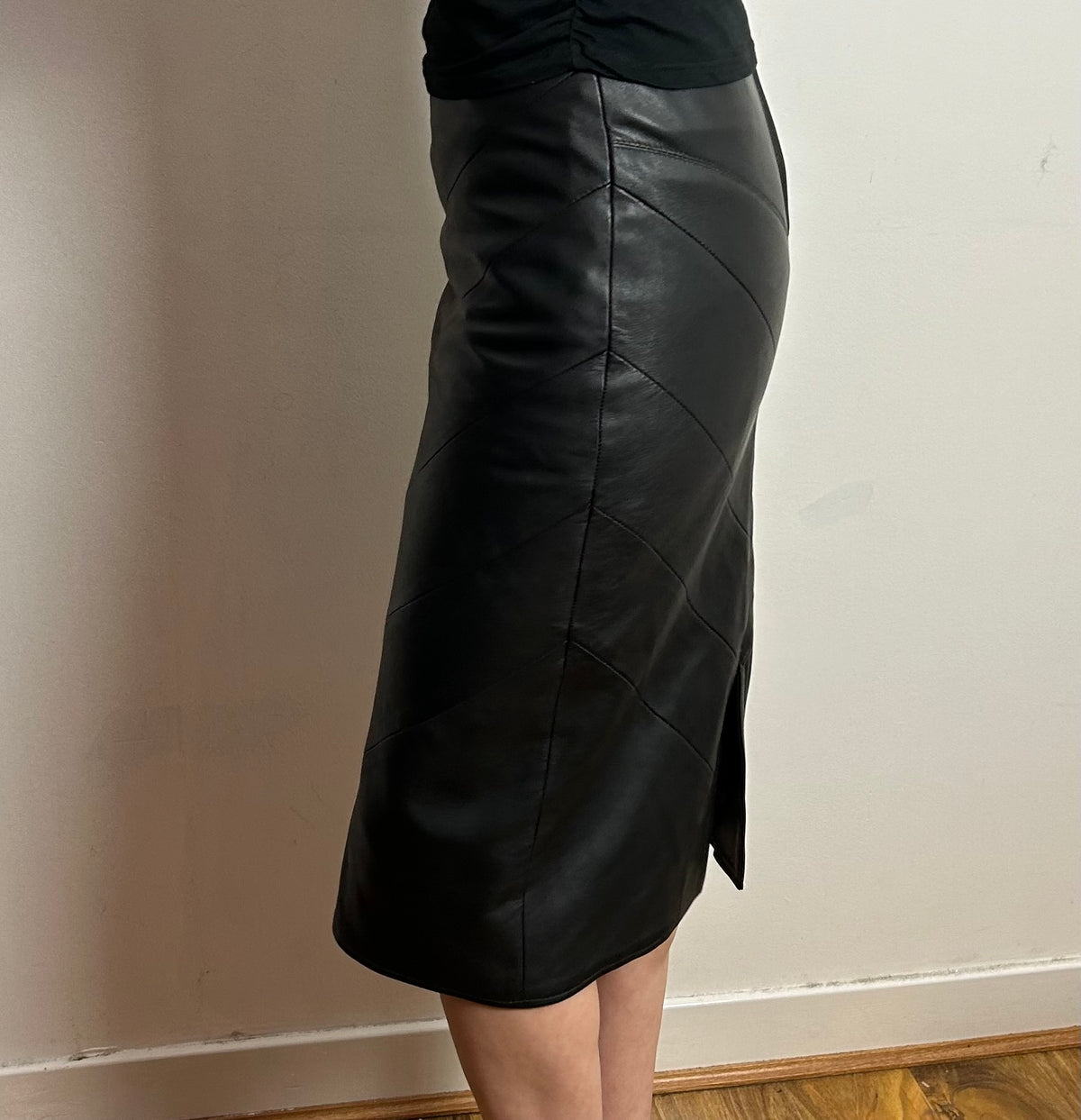 Vintage 1980s MICHEL BOYARD UK Size 6-8 Black Leather Pencil Skirt