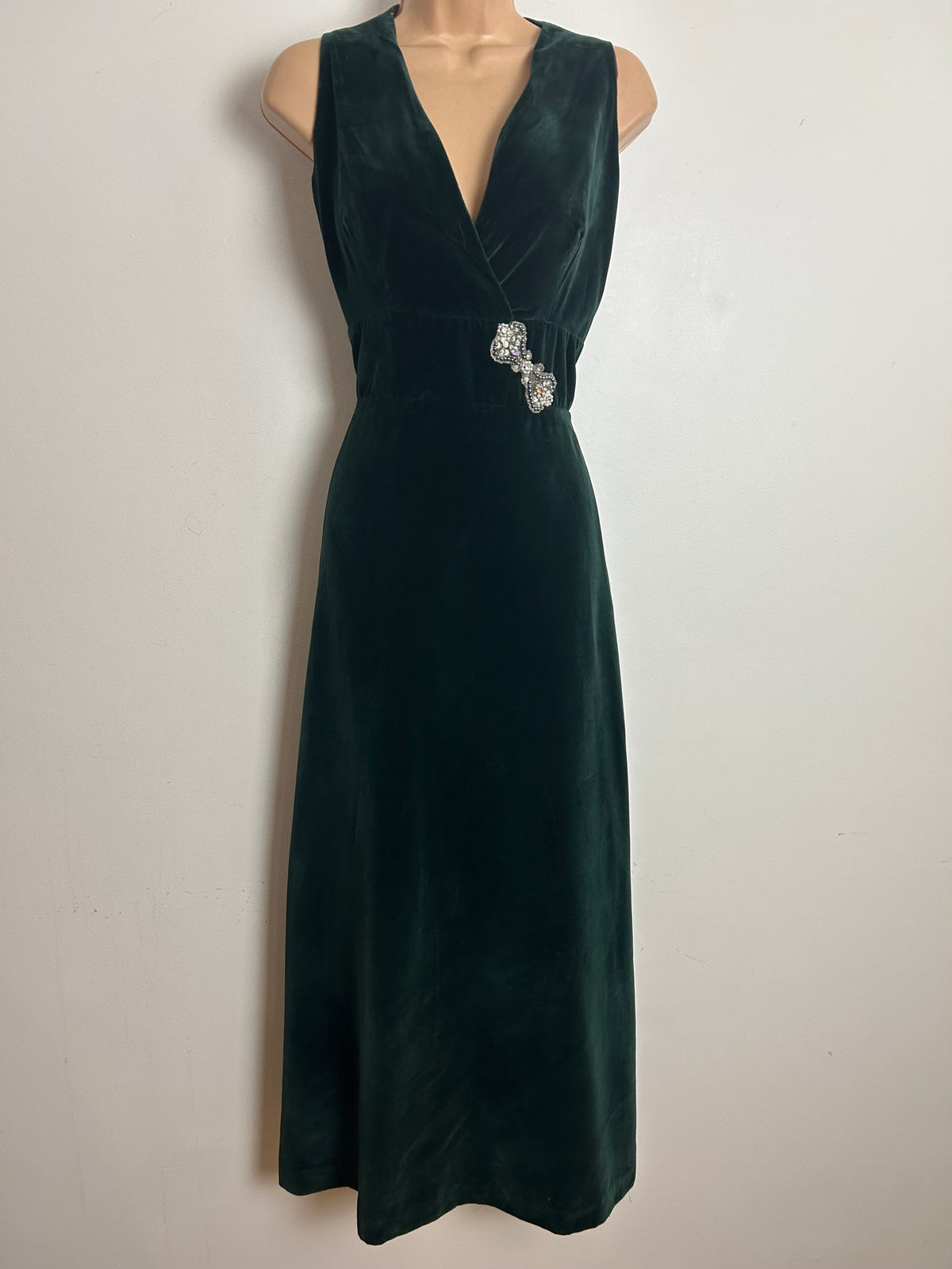 Vintage 1960s Size 10 Beautiful Forest Green Velvet Beaded Applique Evening Maxi Dress