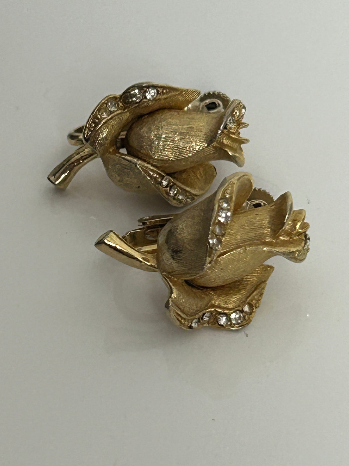 Vintage 1960s JEWELCRAFT Gold Tone Rose Bud Diamante Set Clip On Earrings