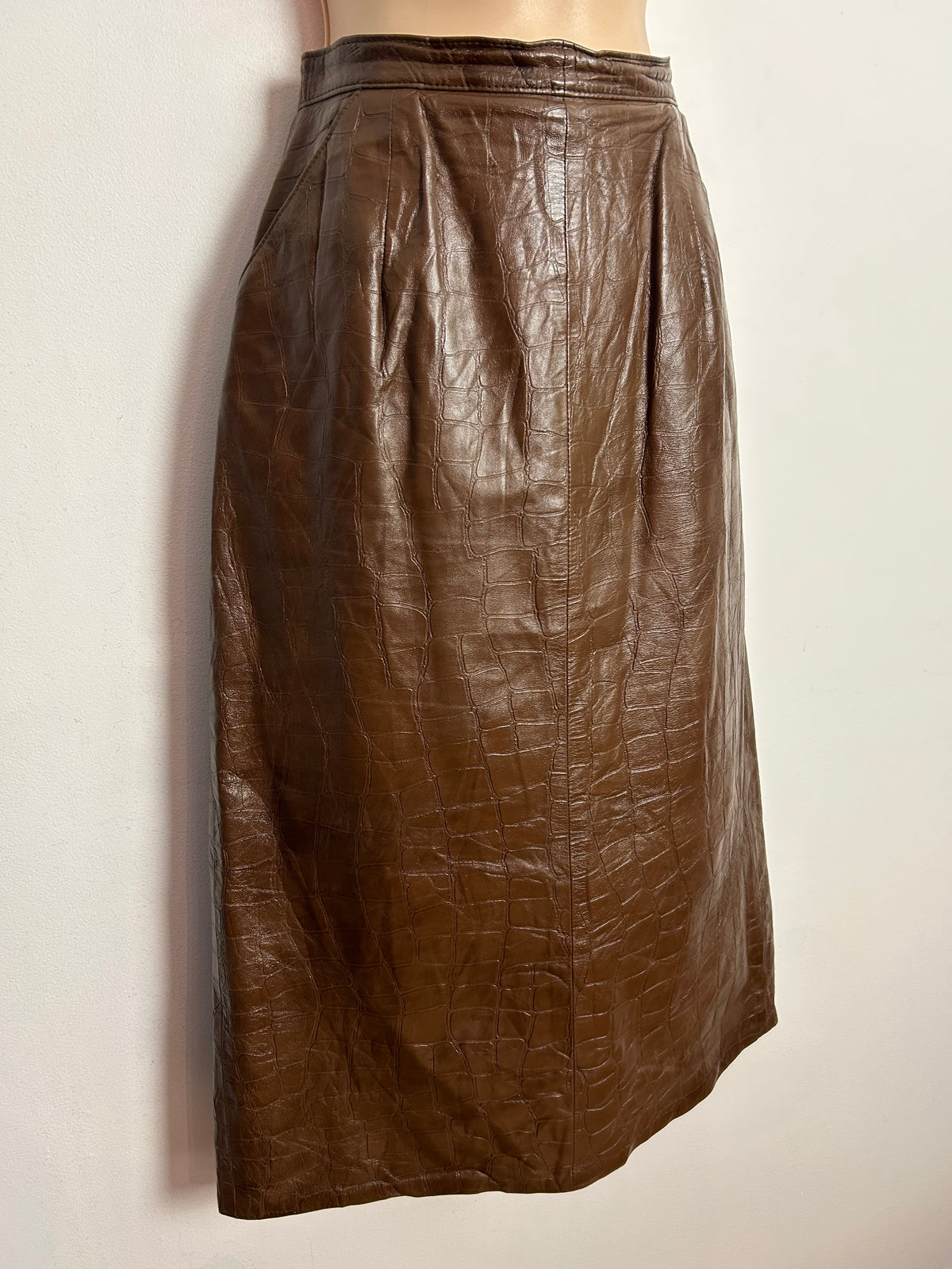 Vintage 1980s UK Size 6-8 Brown Leather Mock Crock Pencil Skirt
