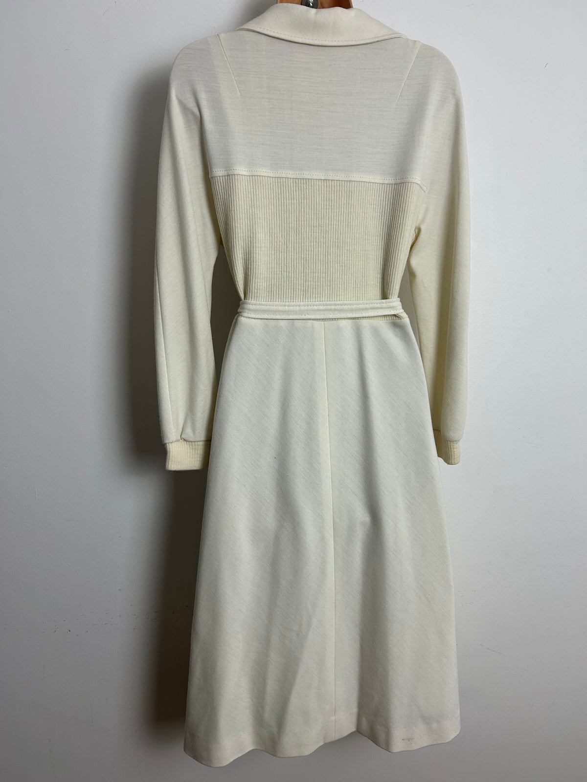 Vintage 1970s Size 12 Cream Ribbed Pocket Detail 100% Pure Wool Belted Mod Day Dress