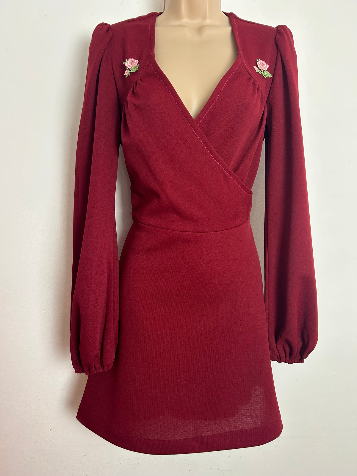 Vintage 1970s Size 10-12 Maroon Cross Over V-Neckline Long Sleeve Tie Back Day Dress