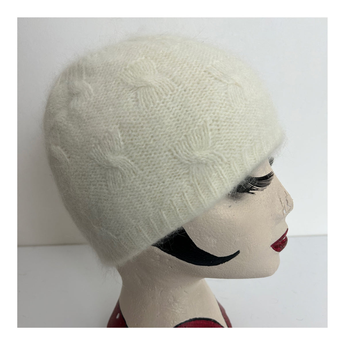 Vintage Cream Wool & Angora Mix Chunky Knit Beanie Style Hat