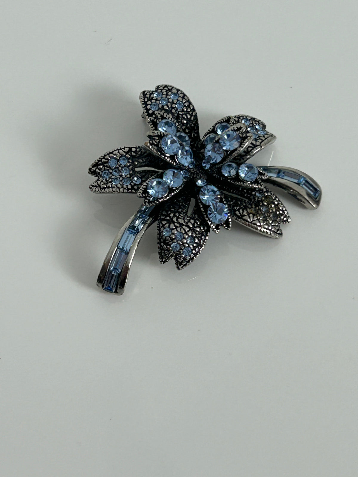 Vintage 1960s Silver Plated Blue Diamante & Baguette Cut Glass Floral Brooch