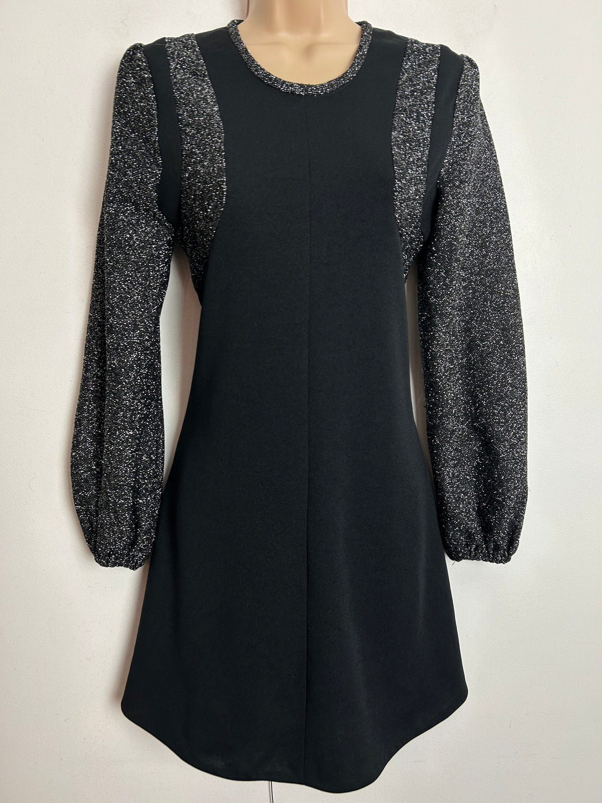 Vintage 1970s UK Size 8-10 Black & Silver Lurex Detail Long Sleeve Mini Shift Party Mod Dress