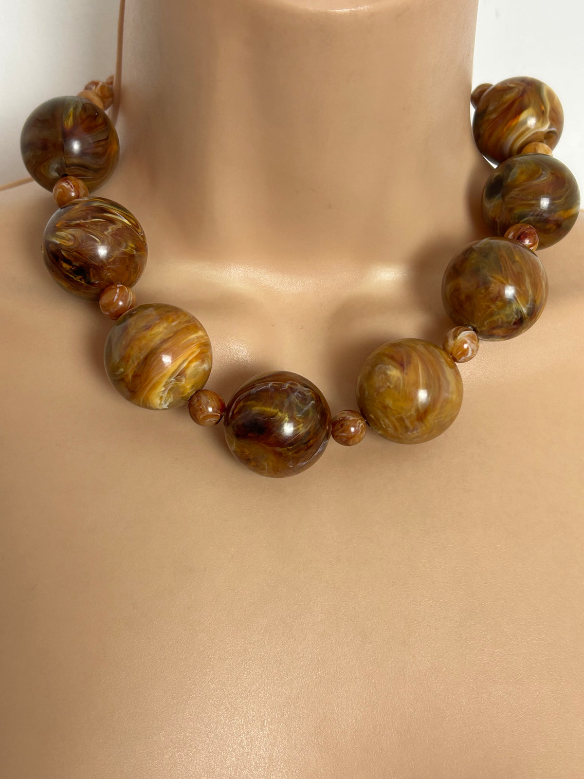 Vintage 1960s Very Chunky Marble Effect Large Bead Choker Necklace